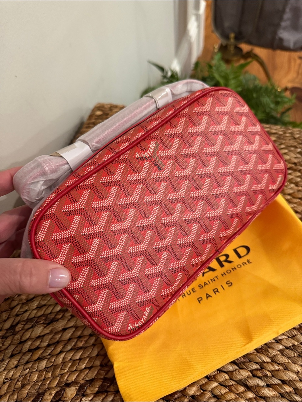 Designer INSPIRED Crossbody Bag in geometric red print - Picture 4 of 7